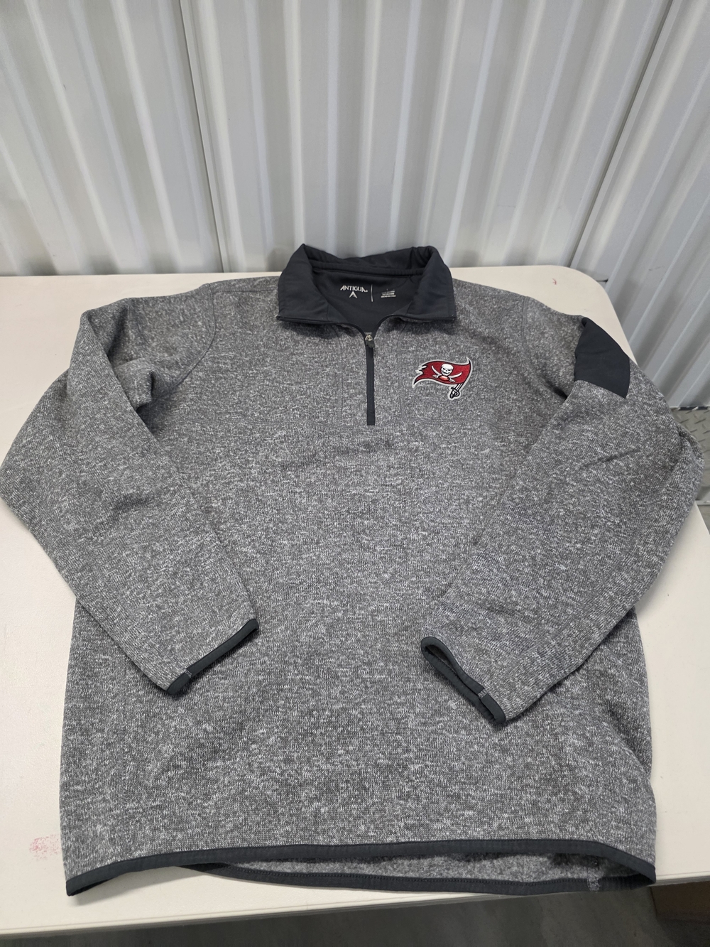 Tampa Bay Buccaneers Antigua Logo Quarter Zip Pullover Men's Size Large